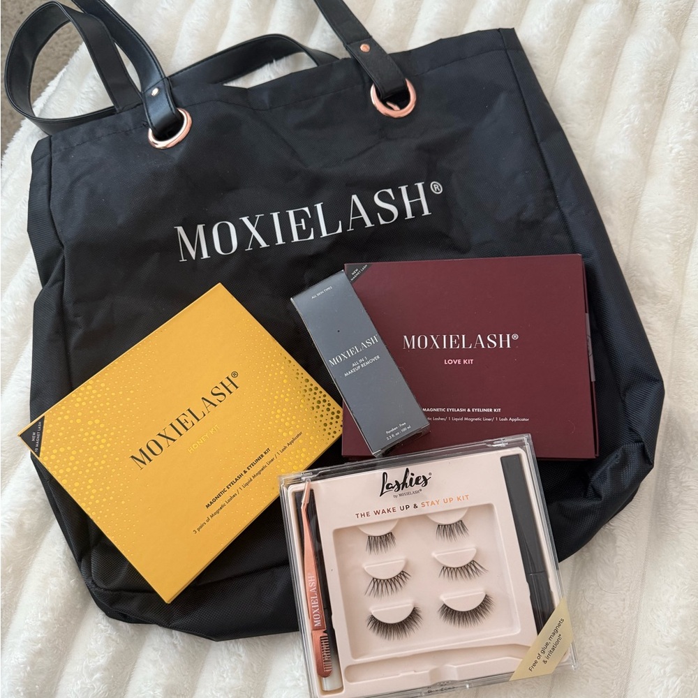 MoxieLash Tote and Lash Kit Sets